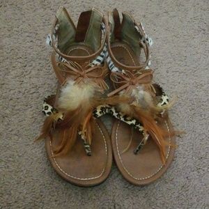 Feathered sandals